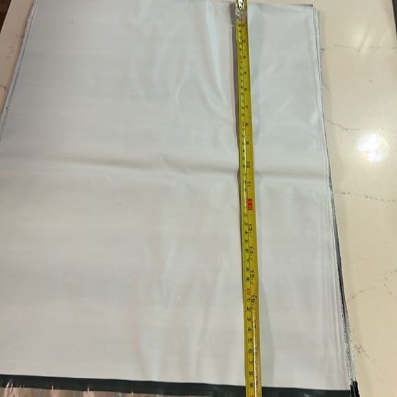 L/XL Poly Bag Mailers Available sizes: 12X15.5 or 19X14.5 or 19X24 or 24X24 - Picture 4 of 6